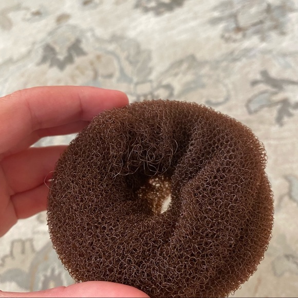 Mesh Bun-Maker - Picture 3 of 3